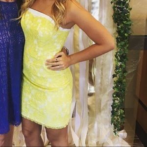 Guess yellow strapless lace dress